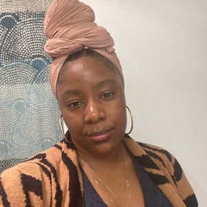 Meet your Posher, Adrienne